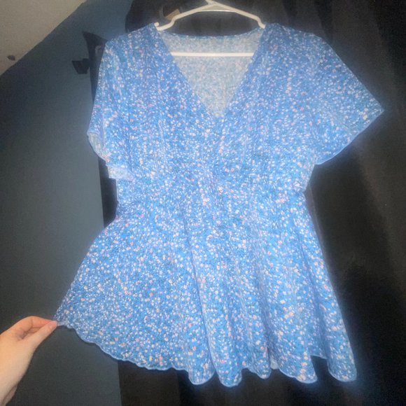 Blue Blouse with  flowers - Picture 1 of 4